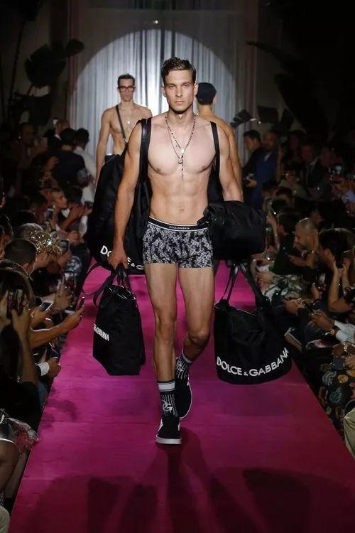 男模的秘密在线观看,探寻男模背后的秘密生活